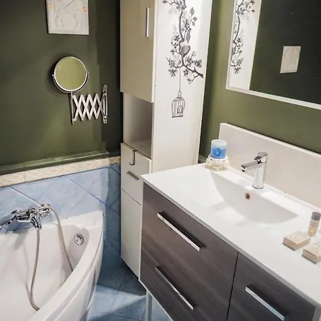 Westside Apartment, 2 Bdrms, Vesta Philoxenia Apartament